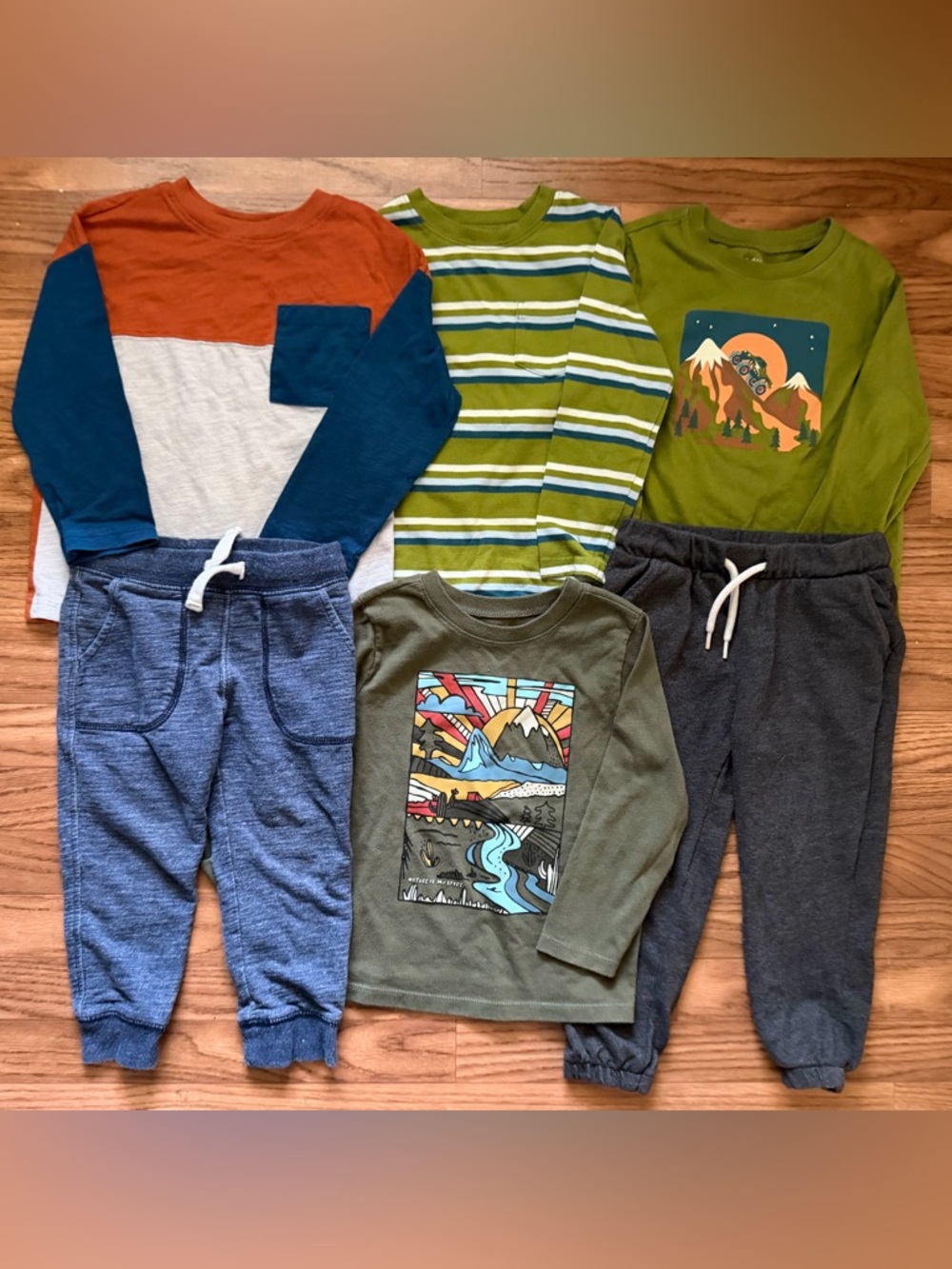 ⭐️2/$12 Boys 3T Long Sleeve Tee & Jogger Sweat Pants Bundle for daycare and play